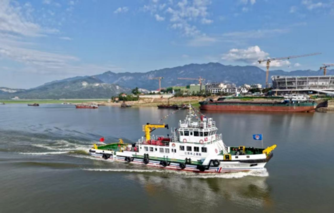 多功能救助船交付|江西内河救援再添利器
